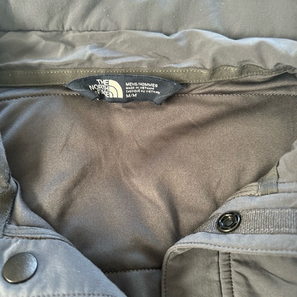 The North Face Men's 1/4 Snap Gray Jacket - Picture 7 of 7